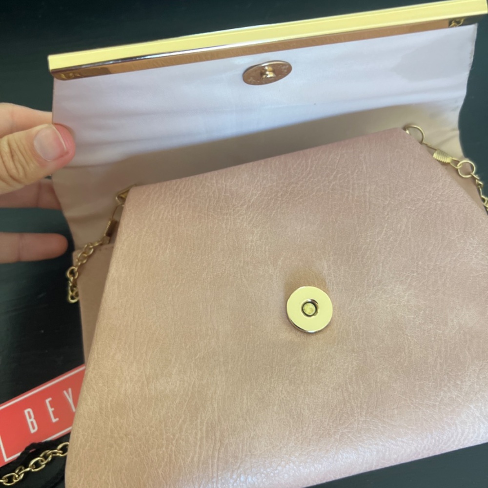 Purse - Picture 3 of 3